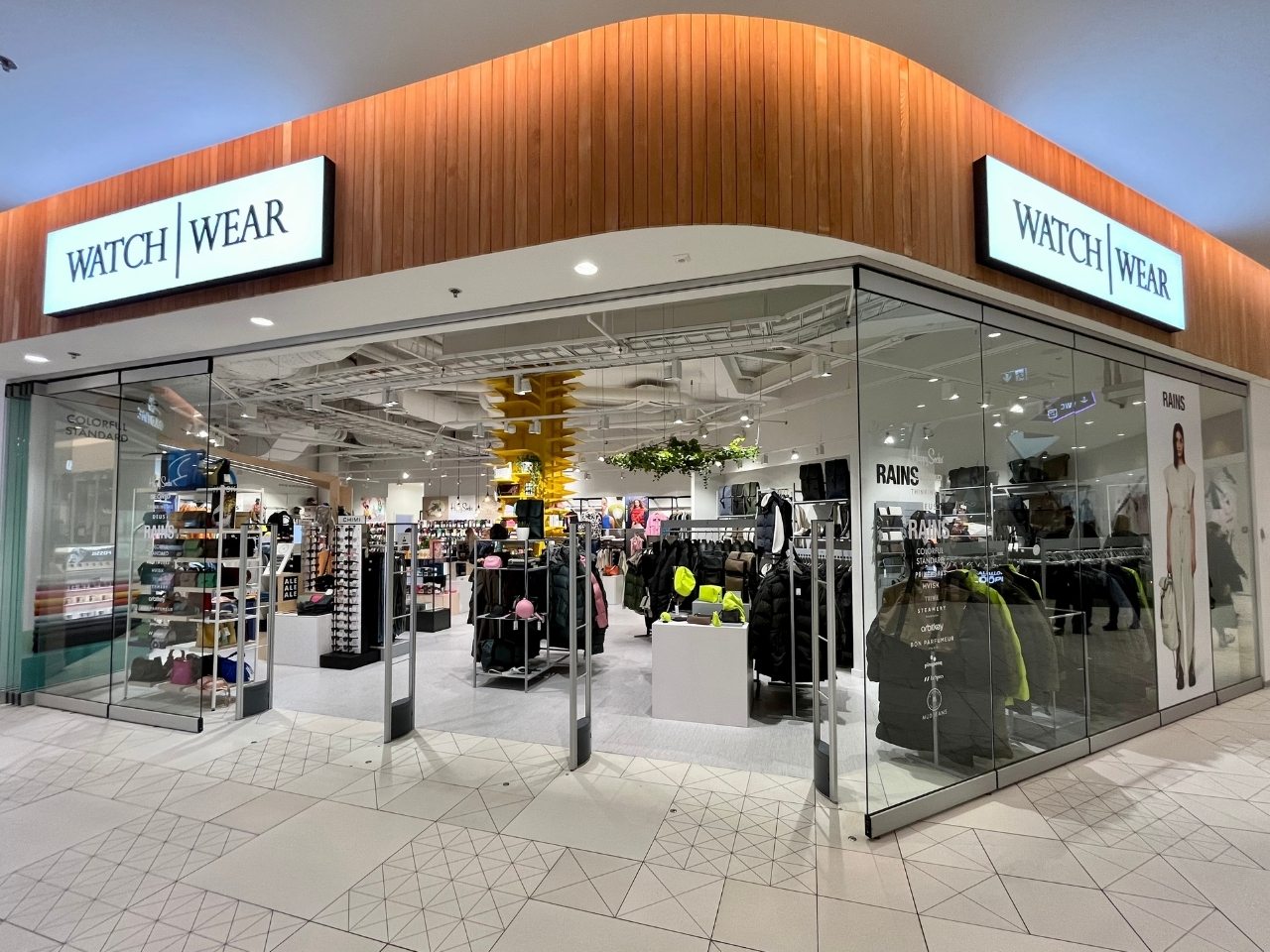 Watch Wear esinduskauplus Solaris Keskuses Liina Remmer sisearhitektuur